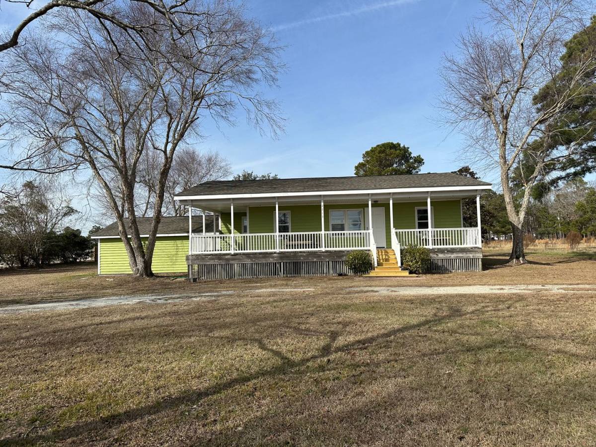 House for rent at 2213 Sloop Point Loop Rd, Hampstead, NC 28443