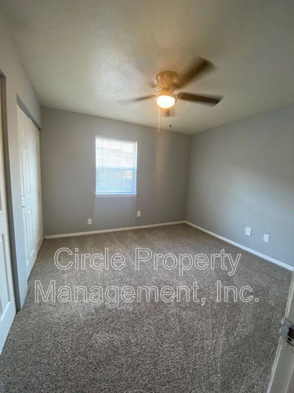 Apartment for rent at 4117 Hunters Ridge Dr #4, Huntsville, AL 35802
