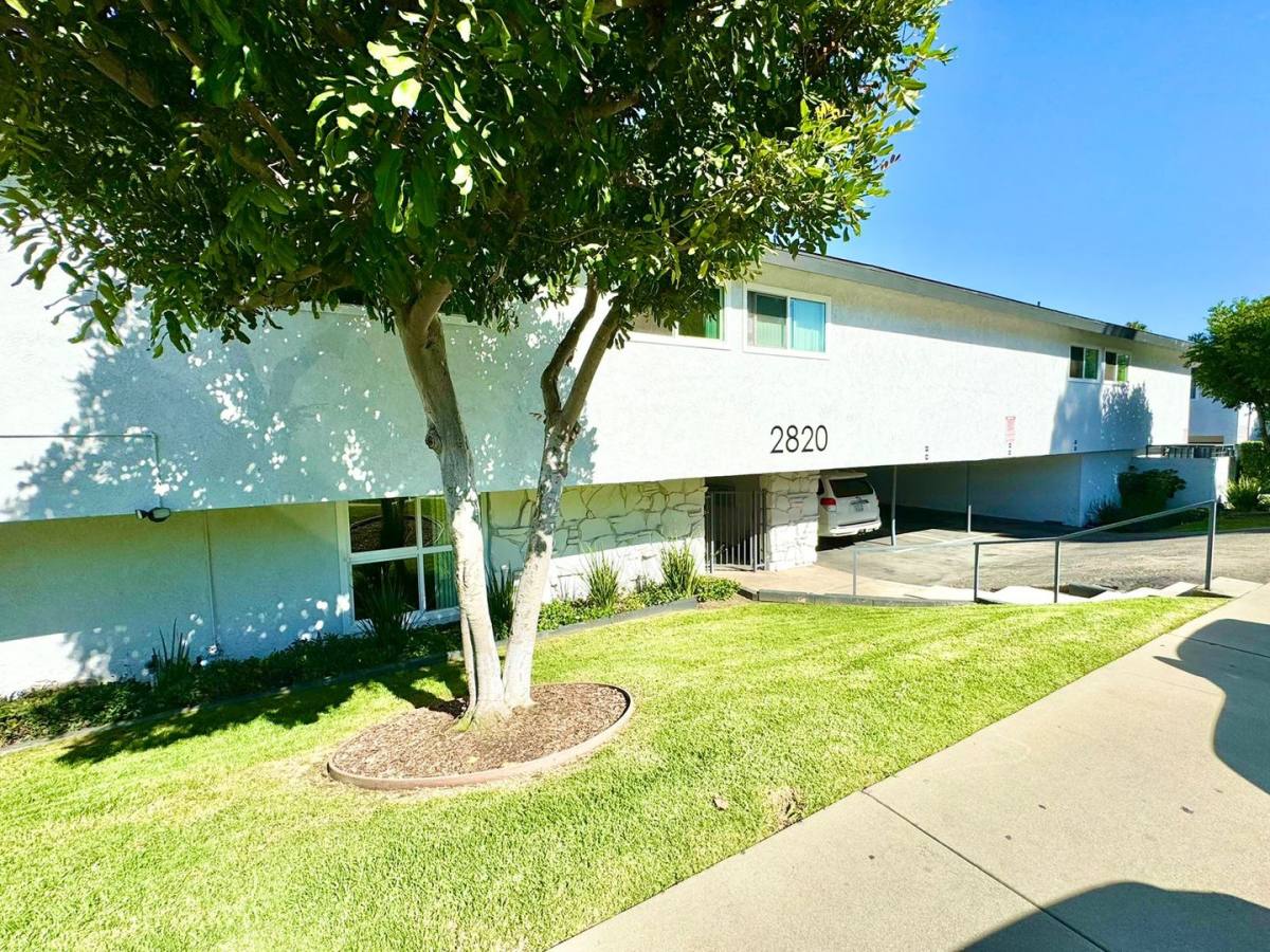 Apartment for rent at 2810 -2820 Huntington St, Huntington Beach, CA 92648