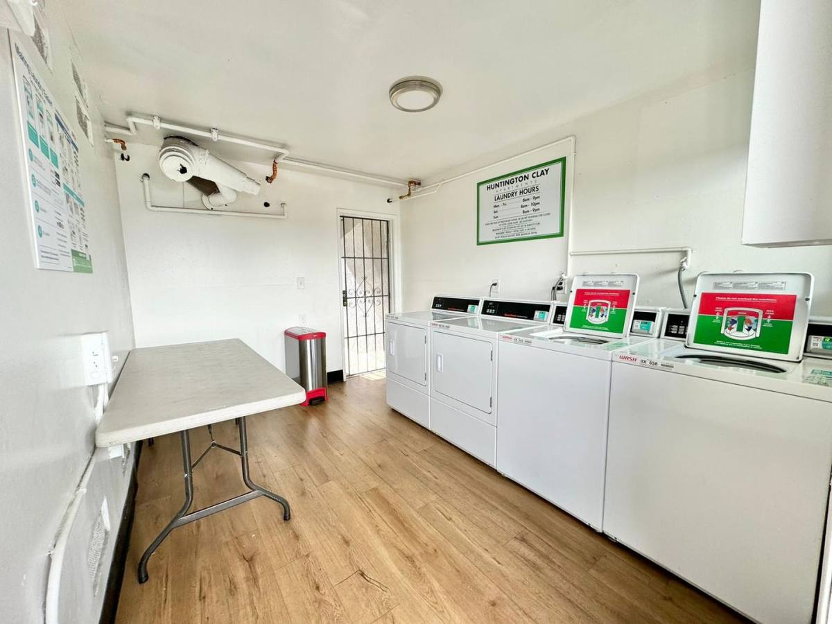 Apartment for rent at 2810 -2820 Huntington St, Huntington Beach, CA 92648