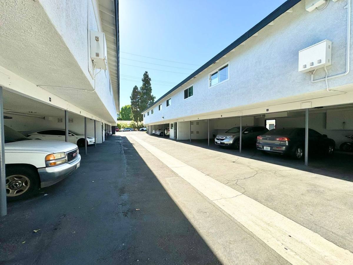 Apartment for rent at 2810 -2820 Huntington St, Huntington Beach, CA 92648