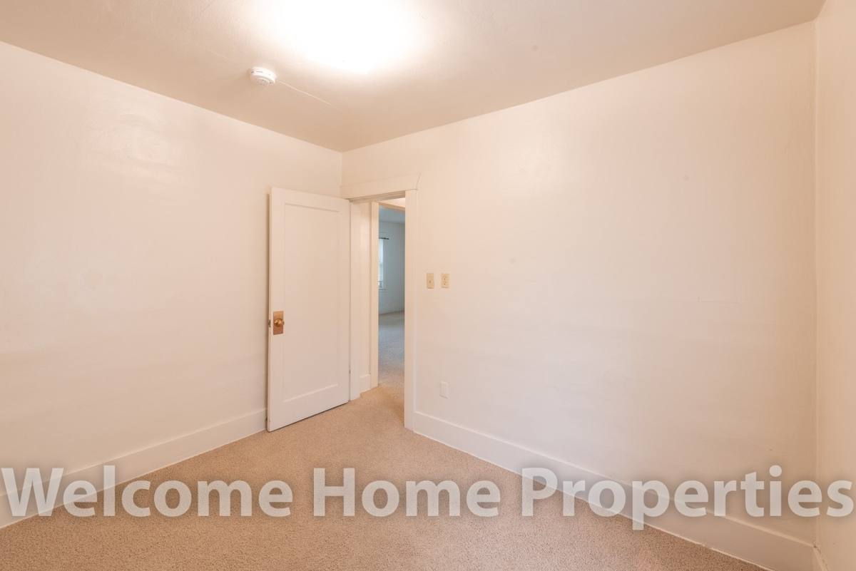 Apartment for rent at 128 SE 2nd St, College Place, WA 99324
