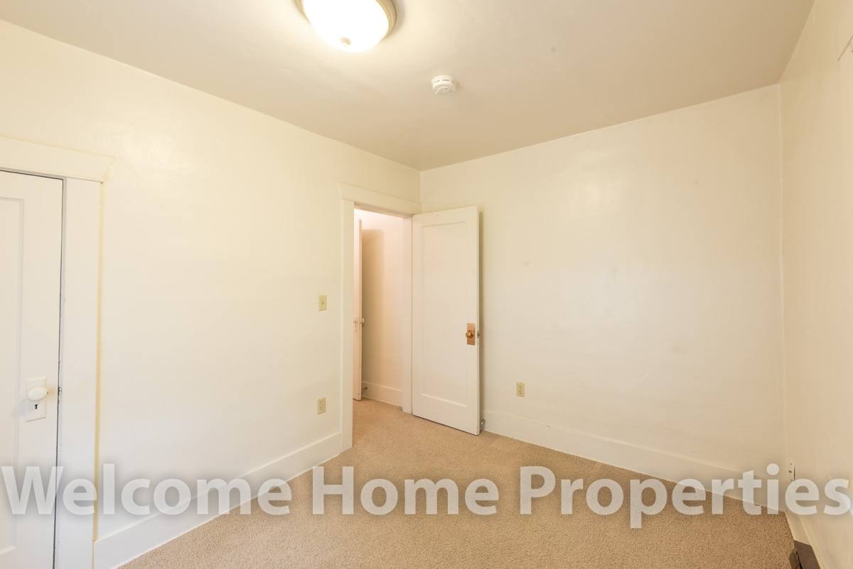 Apartment for rent at 128 SE 2nd St, College Place, WA 99324