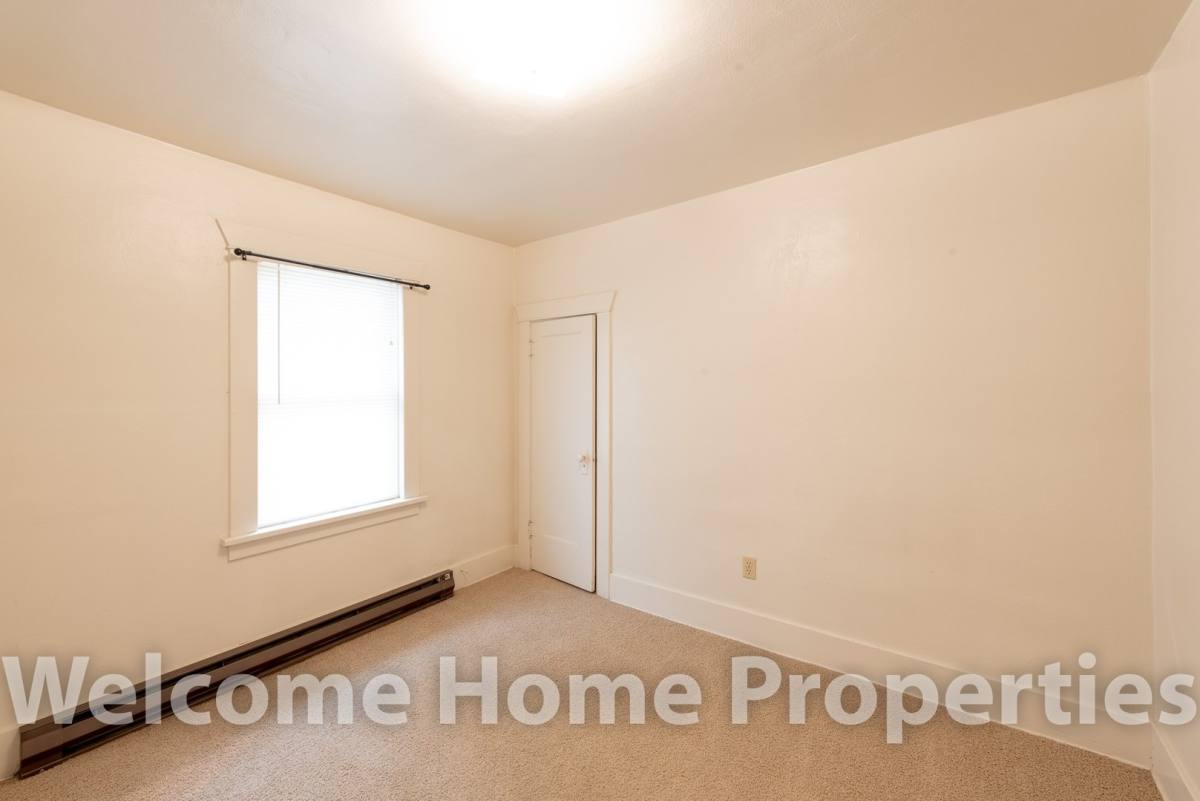 Apartment for rent at 128 SE 2nd St, College Place, WA 99324