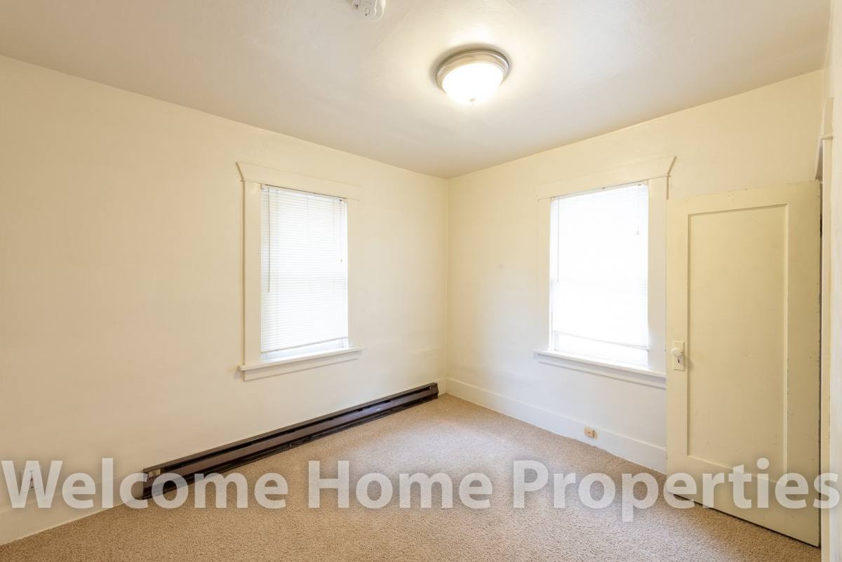 Apartment for rent at 128 SE 2nd St, College Place, WA 99324