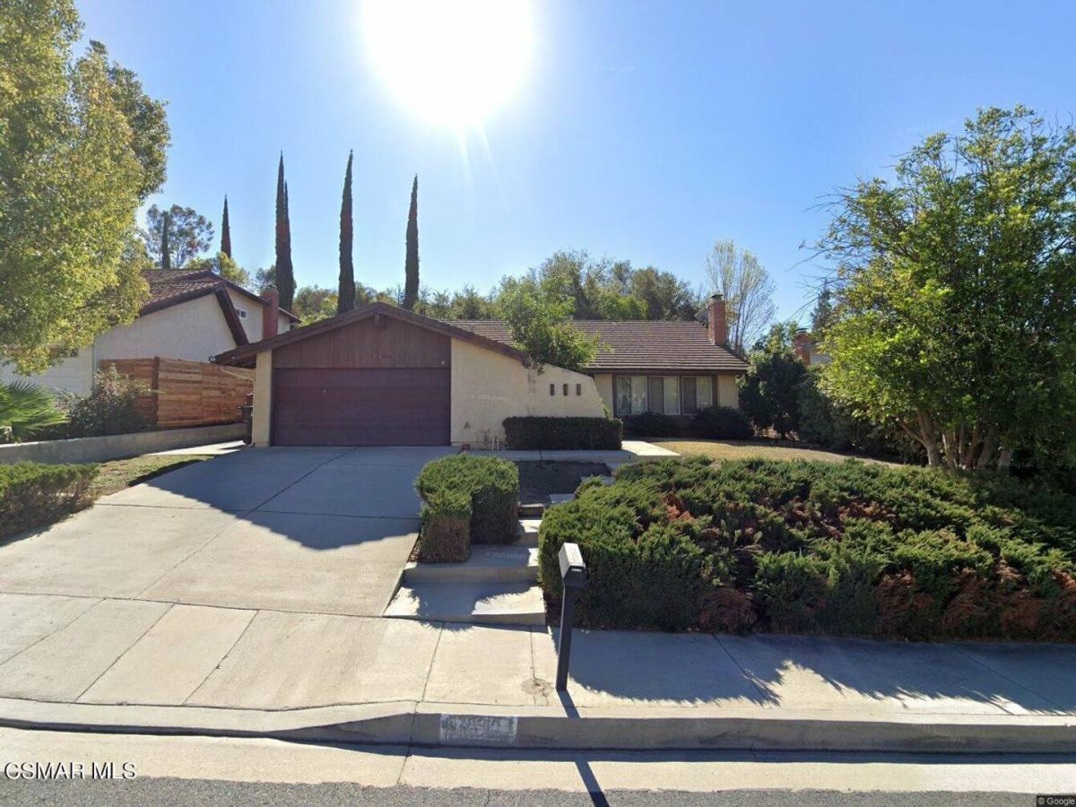 House for rent at 28910 Calabria Dr, Agoura Hills, CA 91301