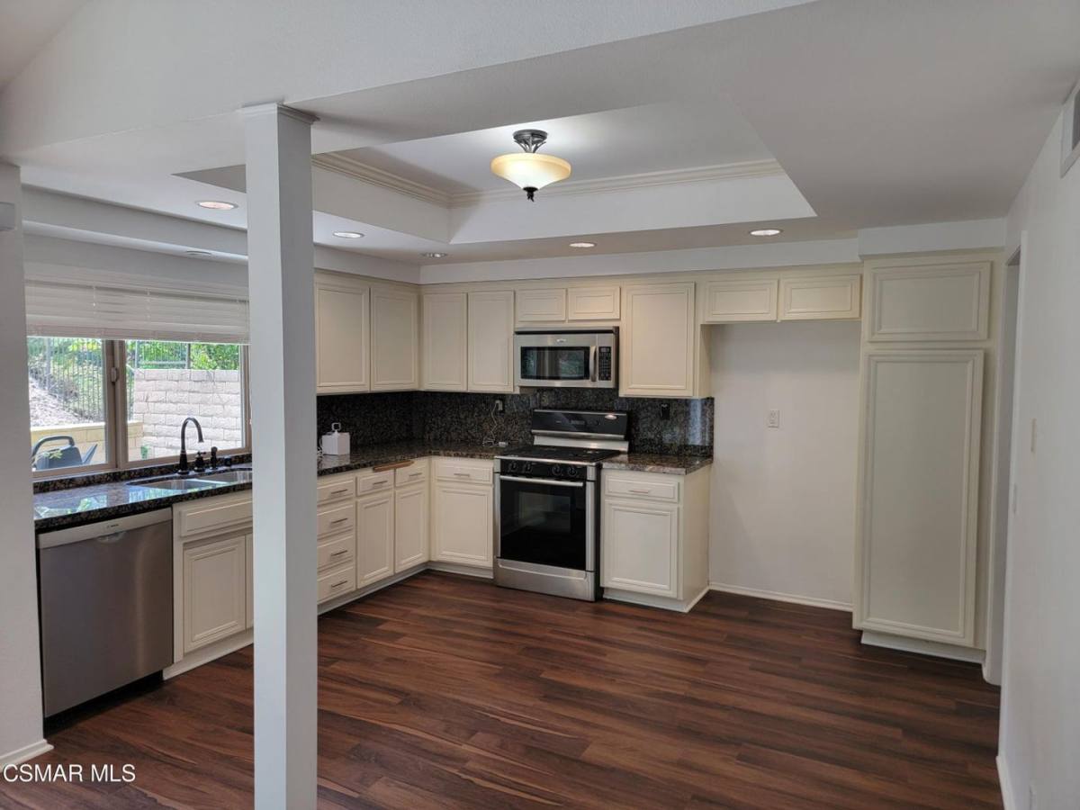 House for rent at 28910 Calabria Dr, Agoura Hills, CA 91301