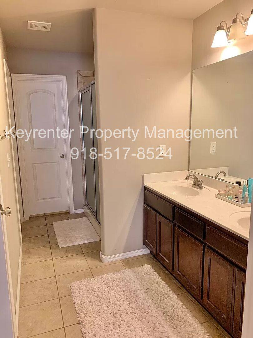 House for rent at 11108 N 146th E Ave, Owasso, OK 74055