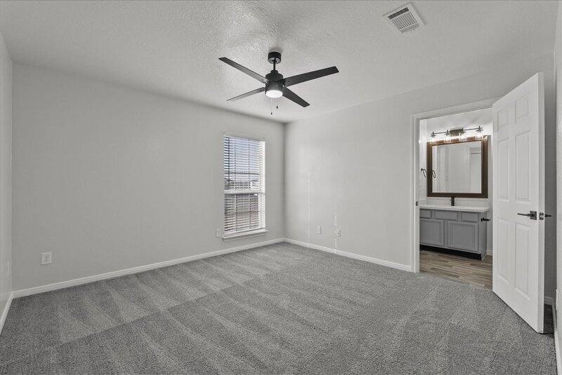 Apartment for rent at 5053 Akumal Calle, Dickinson, TX 77539