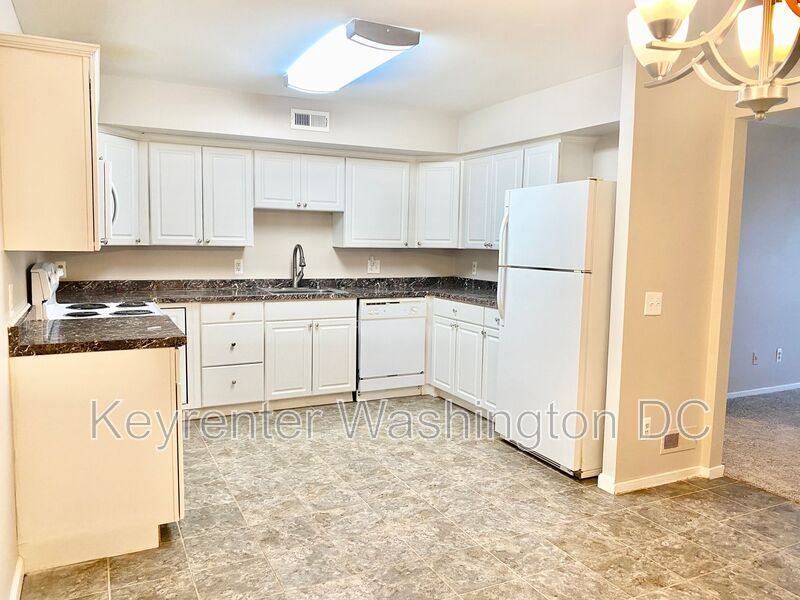 Condo for rent at 17405 Pipers Way, Olney, MD 20832