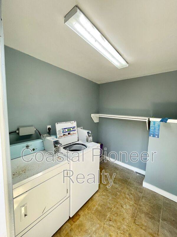 Apartment for rent at 2004 2nd Ave E #2, Bradenton, FL 34208