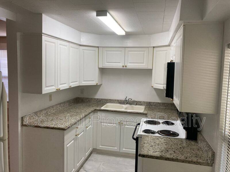 Apartment for rent at 2004 2nd Ave E #2, Bradenton, FL 34208