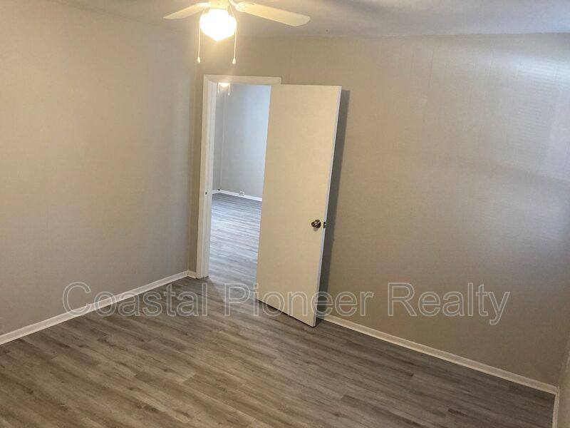 Apartment for rent at 2004 2nd Ave E #2, Bradenton, FL 34208