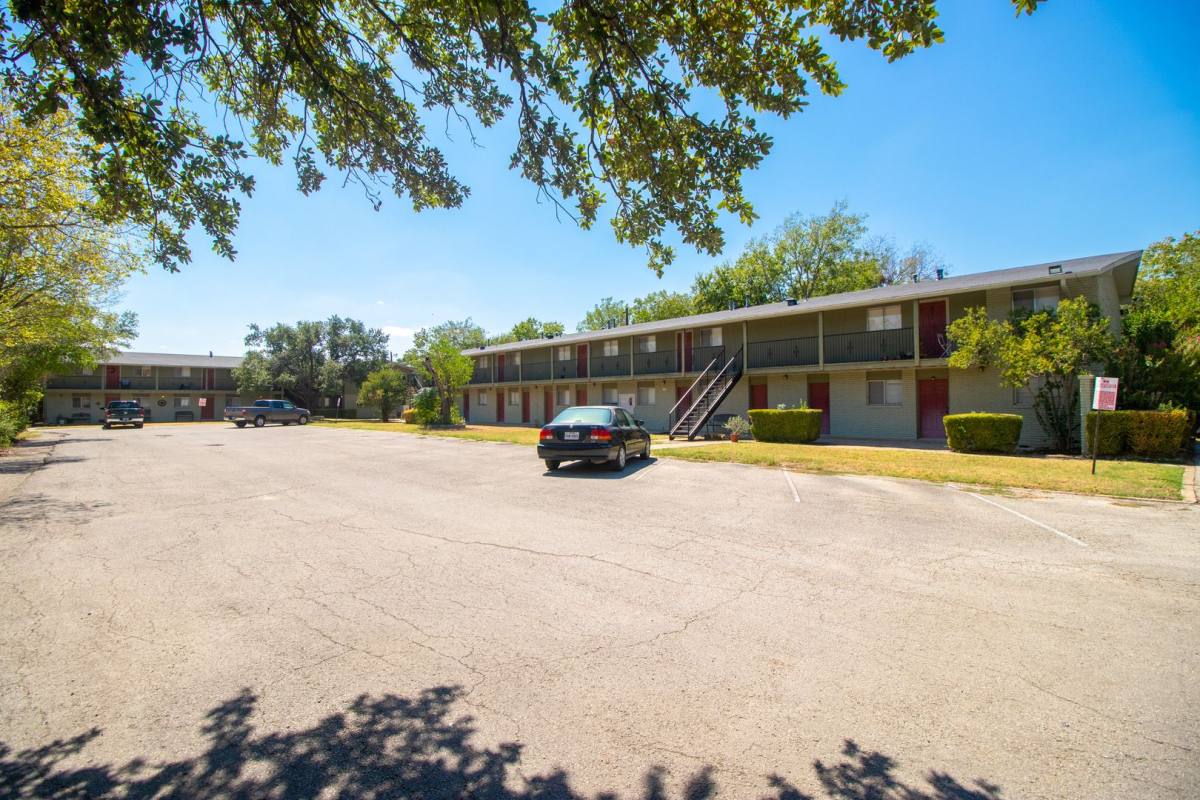 Apartment for rent at 806 E 13th St, Georgetown, TX 78626