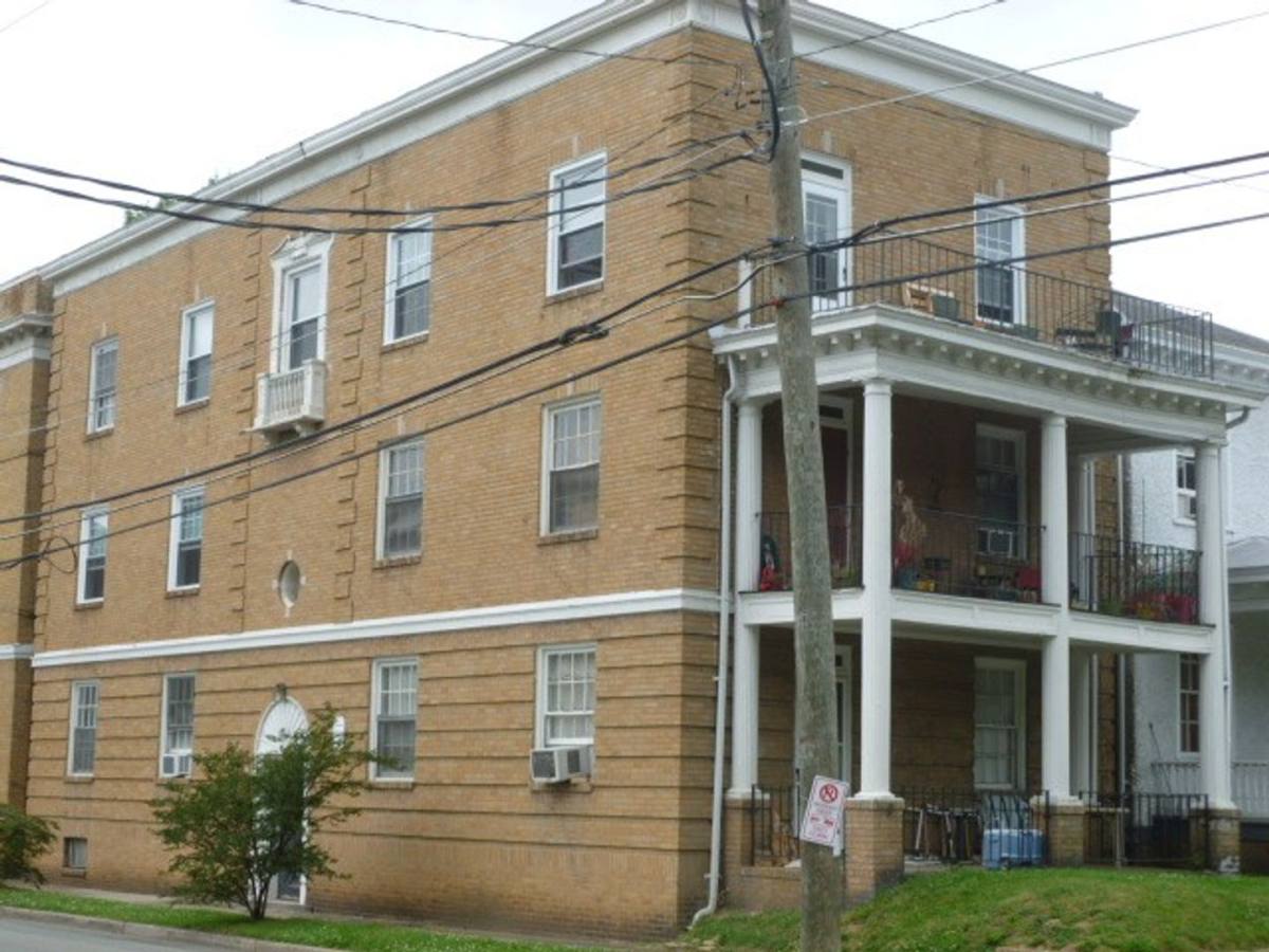 Apartment for rent at 610 N Nansemond St, Richmond, VA 23221