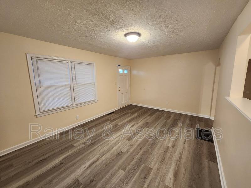 House for rent at 1726 Sonne Ave, Louisville, KY 40216
