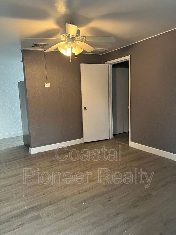 Apartment for rent at 7026 Washington St, New Port Richey, FL 34652