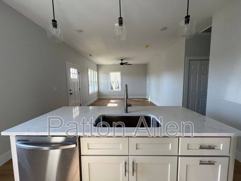 Apartment for rent at 25 Nevada Ave #201, Asheville, NC 28806