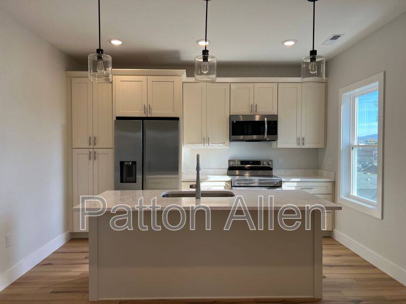 Apartment for rent at 25 Nevada Ave #201, Asheville, NC 28806