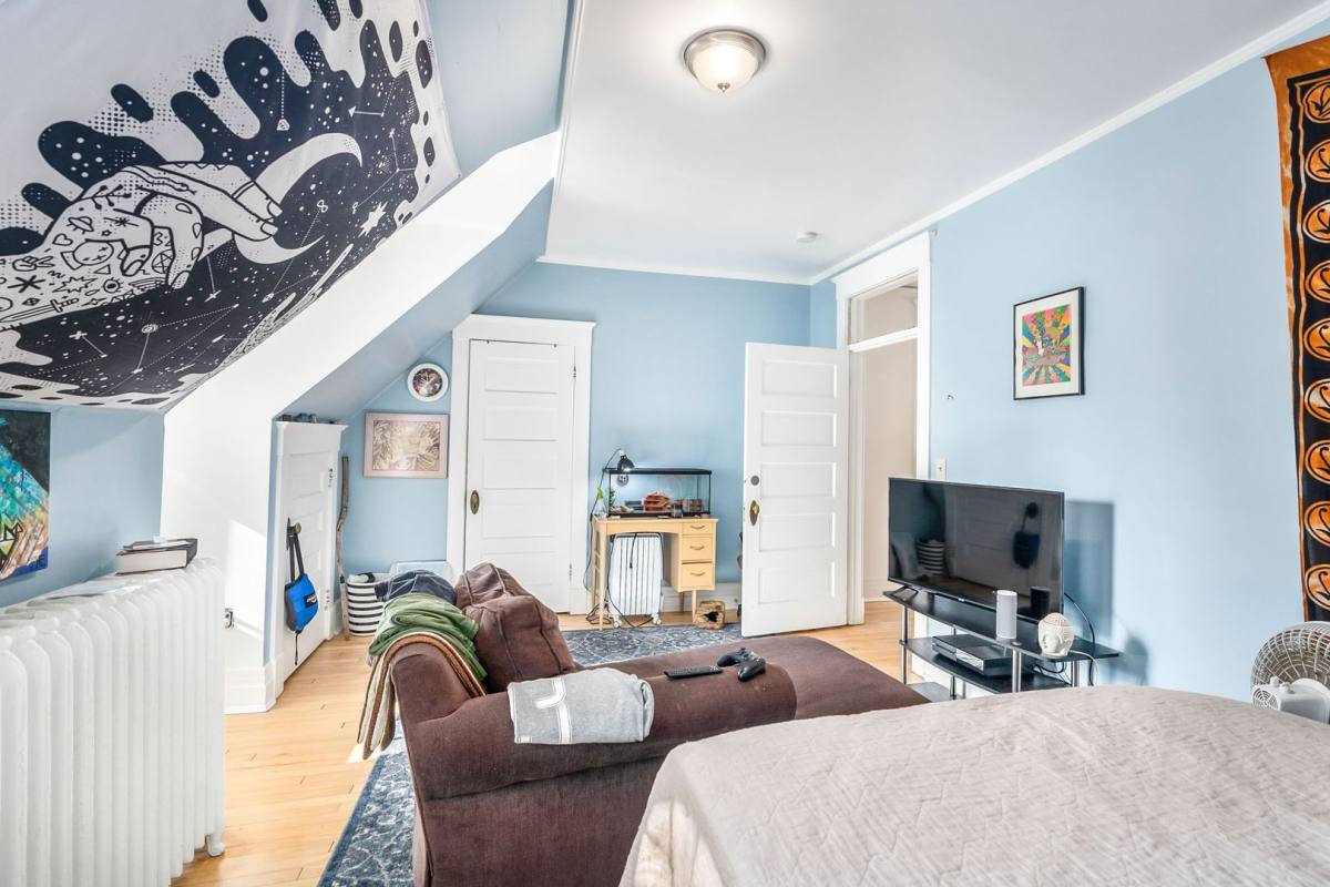 Apartment for rent at 2307 E Superior St, Duluth, MN 55812