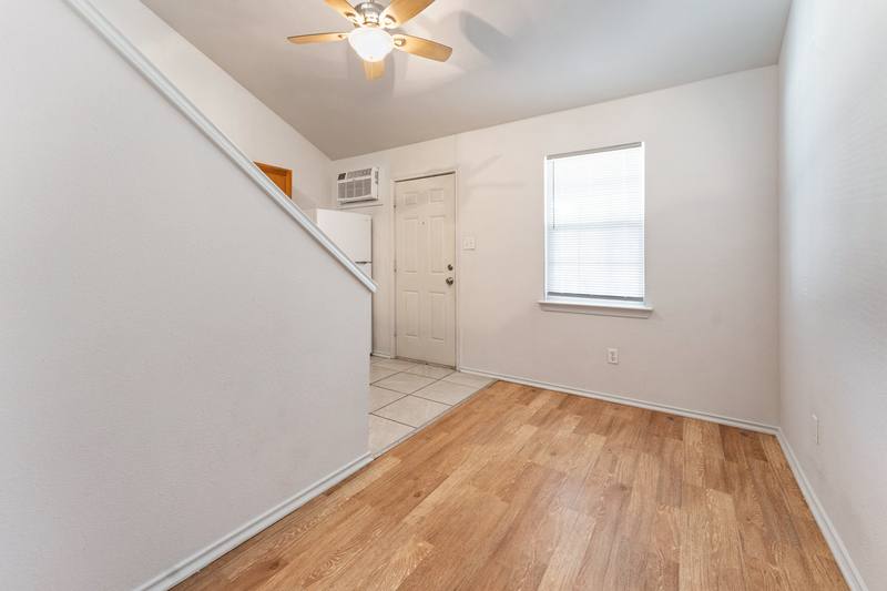 Apartment for rent at 720 Pritchett Lane #5, Kemp, TX 75143