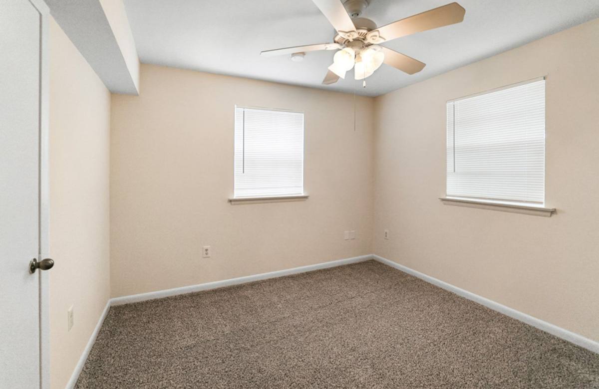 Apartment for rent at 2912 Metairie Court, Metairie, LA 70002