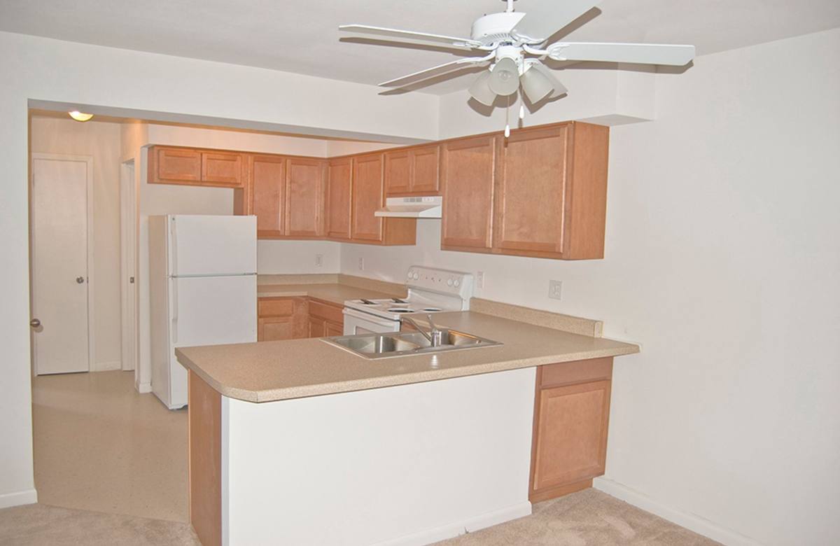 Apartment for rent at 2912 Metairie Court, Metairie, LA 70002