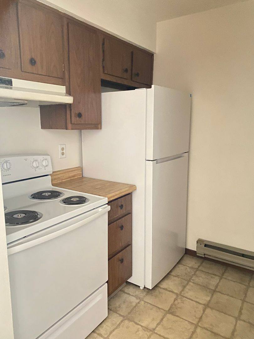 Apartment for rent at 2111 Refset Dr, Janesville, WI 53545
