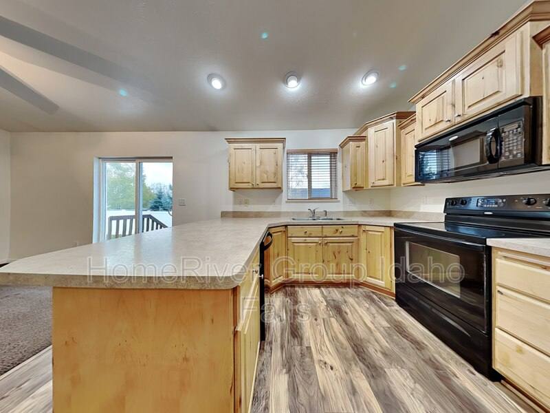 Townhouse for rent at 390 Bridger Dr, Idaho Falls, ID 83406