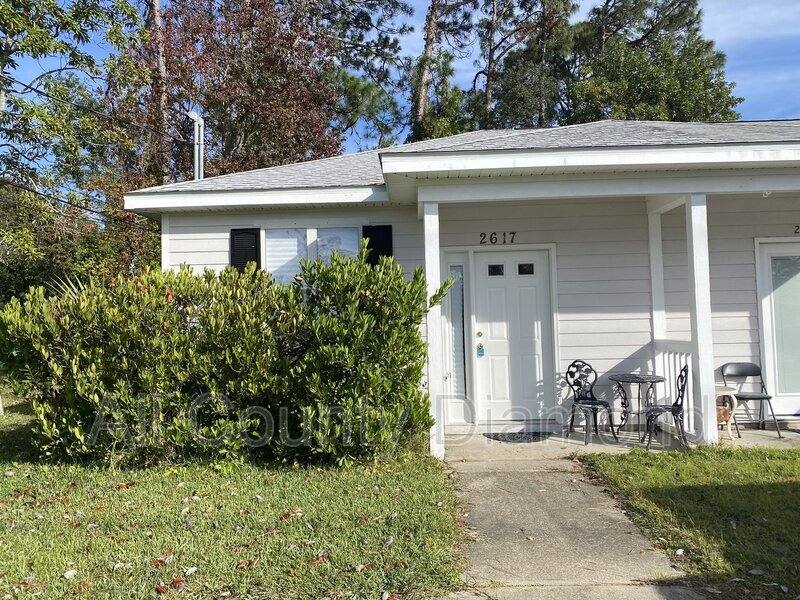 Apartment for rent at 2617 Cypress St, Panama City, FL 32408