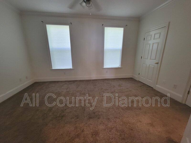 Apartment for rent at 2617 Cypress St, Panama City, FL 32408
