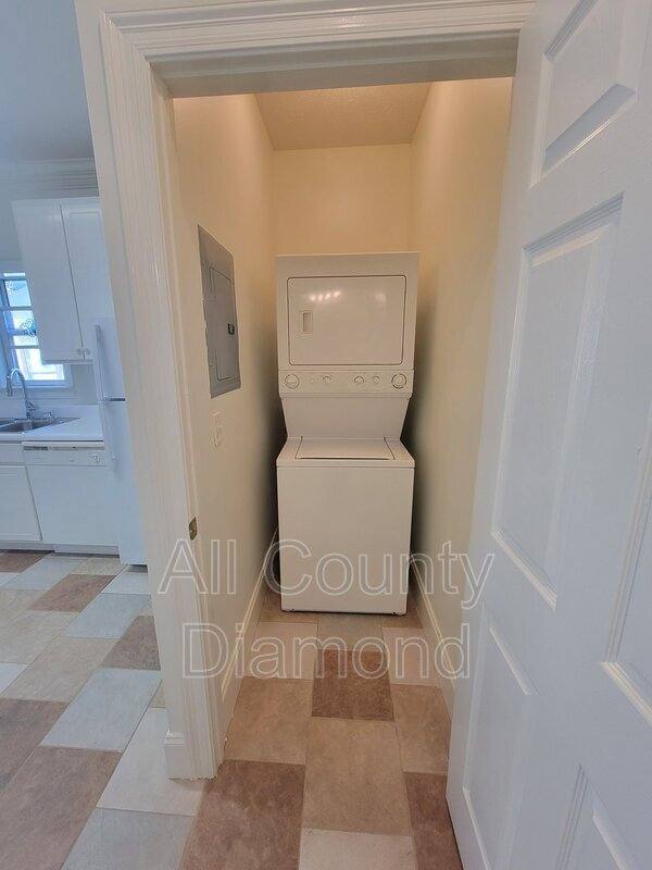 Apartment for rent at 2617 Cypress St, Panama City, FL 32408