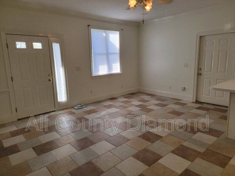 Apartment for rent at 2617 Cypress St, Panama City, FL 32408