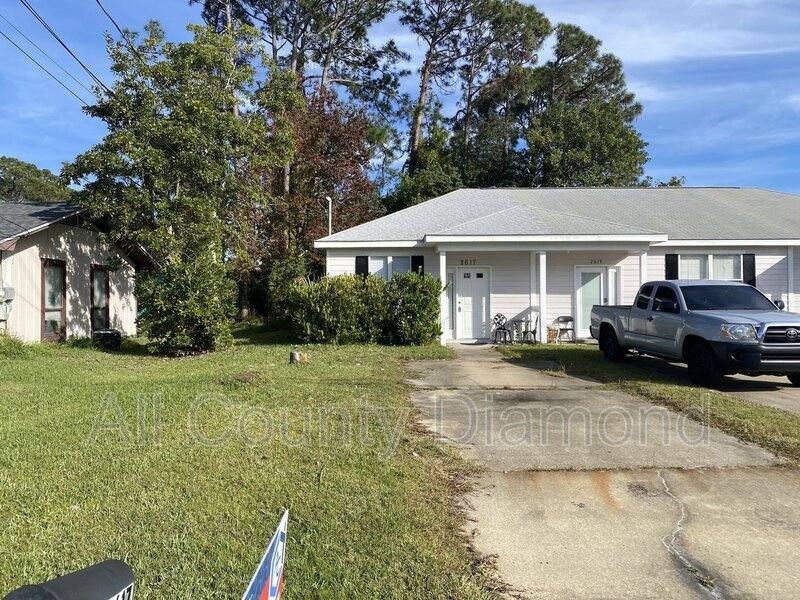 Apartment for rent at 2617 Cypress St, Panama City, FL 32408