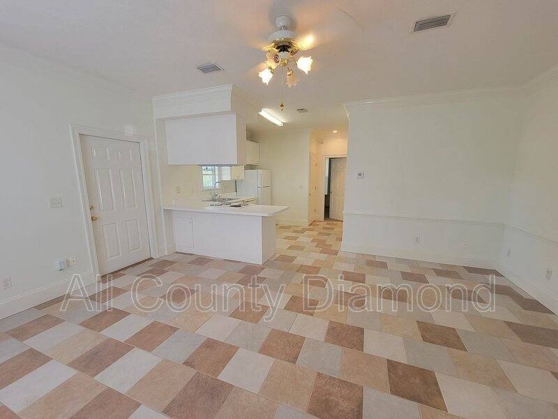 Apartment for rent at 2617 Cypress St, Panama City, FL 32408