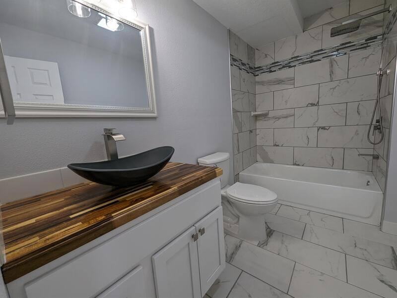 Apartment for rent at 413 Jefferson St #19, Pella, IA 50219
