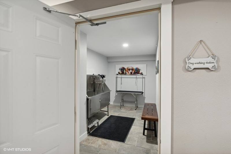 Apartment for rent at 413 Jefferson St #2, Pella, IA 50219