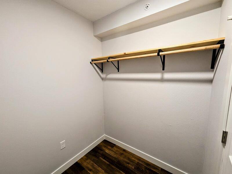 Apartment for rent at 413 Jefferson St #2, Pella, IA 50219