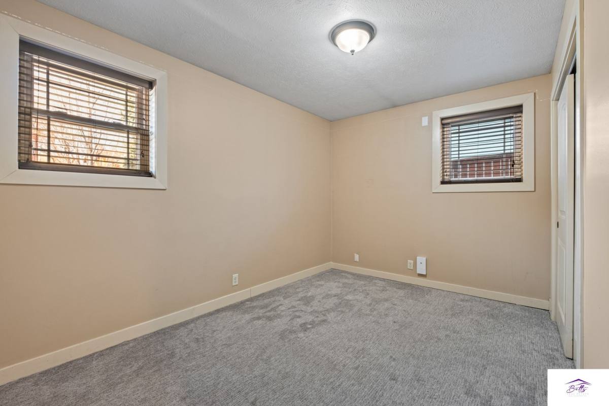 Apartment for rent at 1017 S 31st St, Omaha, NE 68105