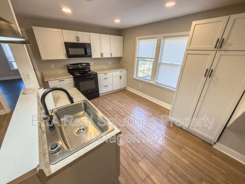 Apartment for rent at 3566 Estes Place #3, Cincinnati, OH 45229