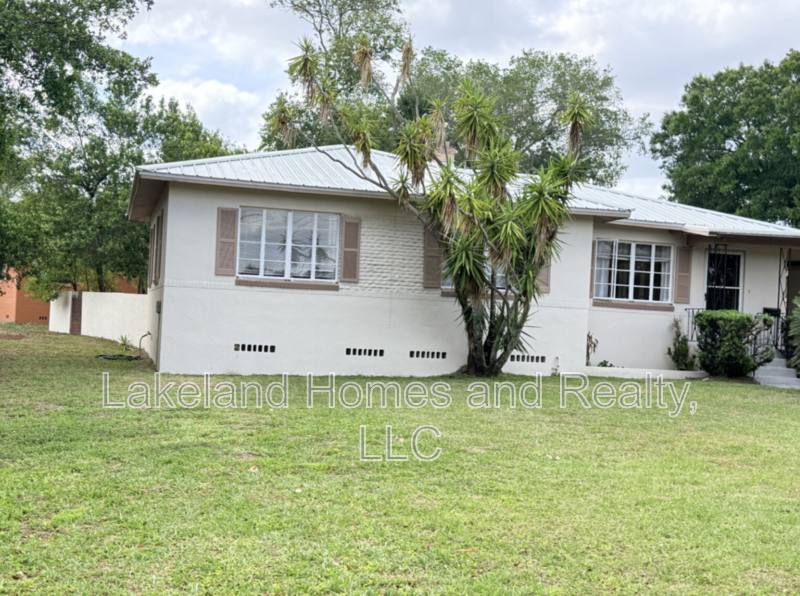 House for rent at 3115 Buckingham Ave, Lakeland, FL 33803