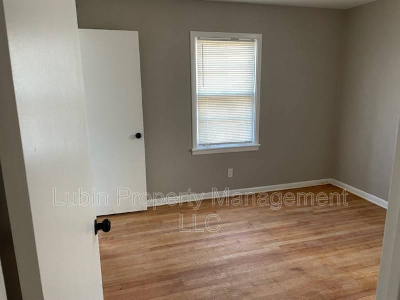 House for rent at 3558 Hallbrook St, Memphis, TN 38127