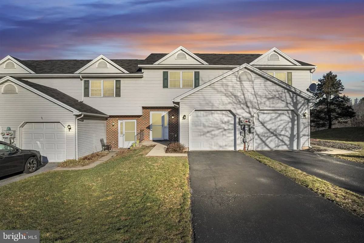 Townhouse for rent at 7214 Huntingdon St, Harrisburg, PA 17111