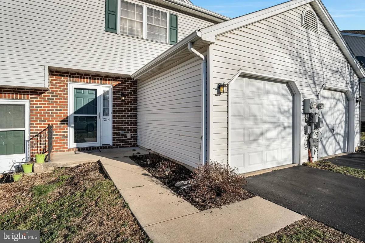 Townhouse for rent at 7214 Huntingdon St, Harrisburg, PA 17111