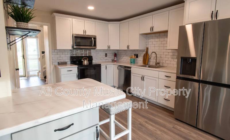 Townhouse for rent at 129 Hermitage Wood Dr, Hermitage, TN 37076