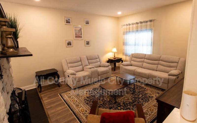 Townhouse for rent at 129 Hermitage Wood Dr, Hermitage, TN 37076