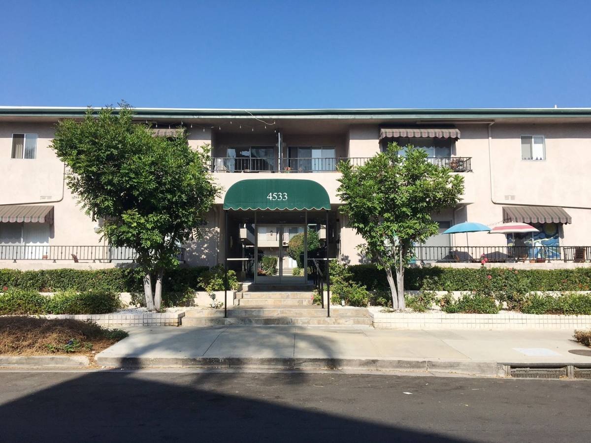 Apartment for rent at 4533 Colbath Ave, Sherman Oaks, CA 91423