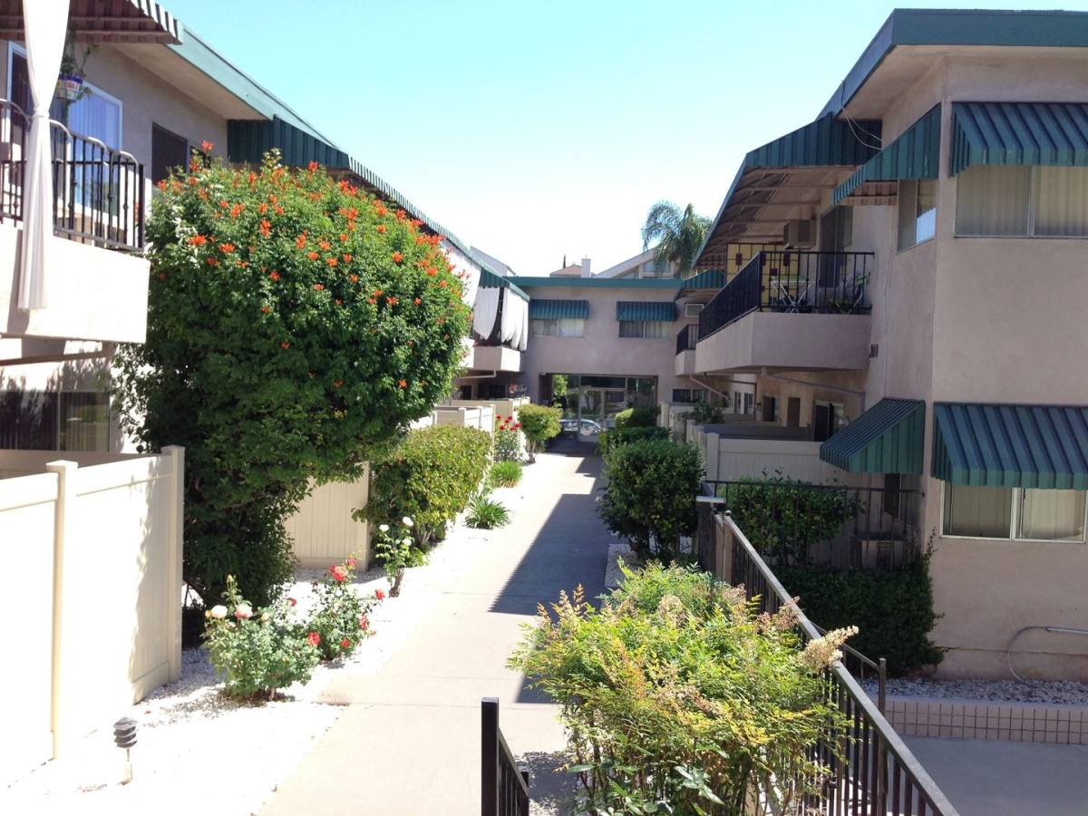 Apartment for rent at 4533 Colbath Ave, Sherman Oaks, CA 91423