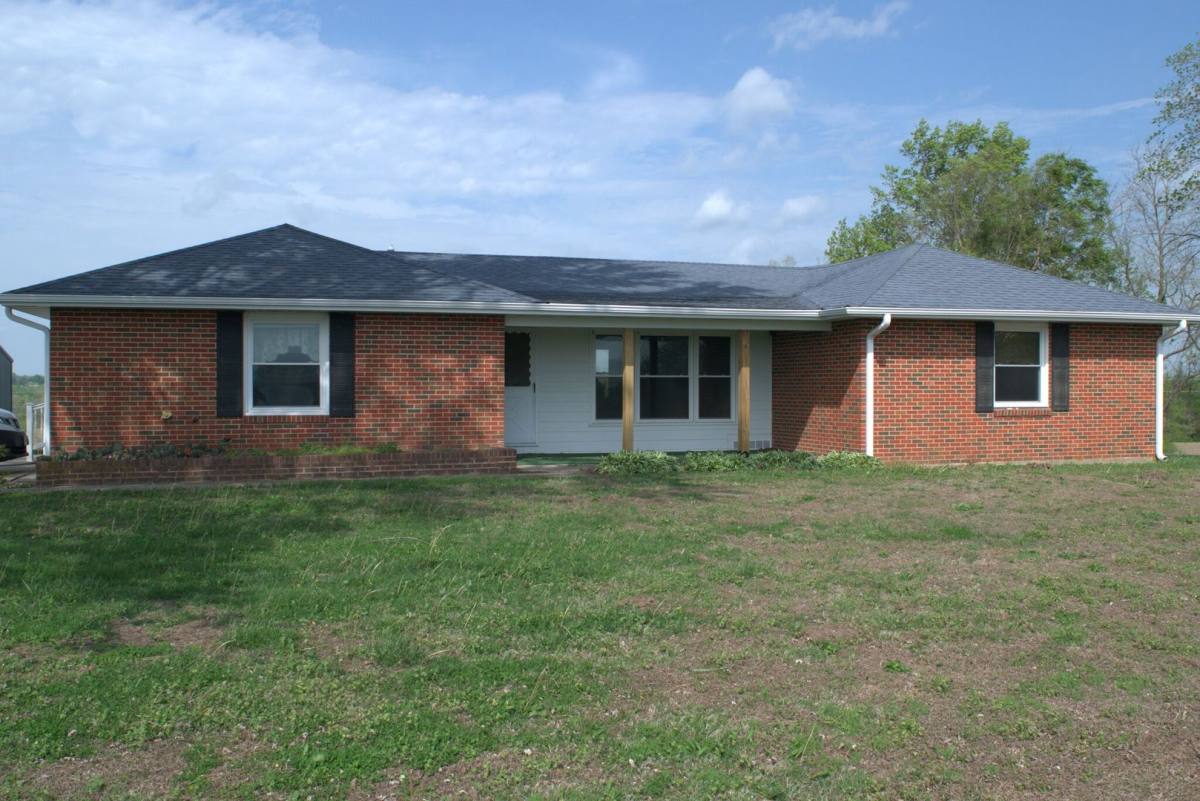 House for rent at 401 State Route H, Fayette, MO 65248