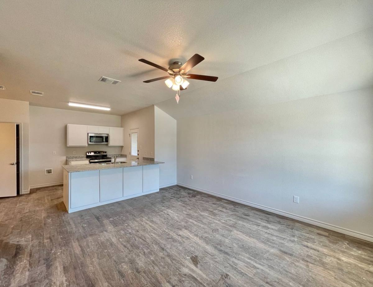 Townhouse for rent at 1708 Clovis Dr, Copperas Cove, TX 76522